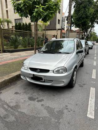 CHEVROLET CORSA 1.6 MPFI CLASSIC SEDAN 8V GASOLINA 4P AUTOMÁTICO